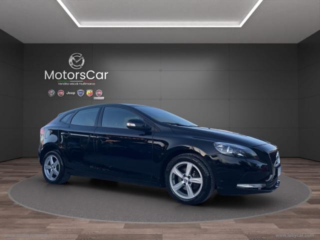 Volvo v40 d2 momentum