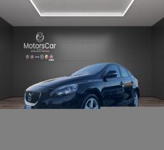 Auto - Volvo v40 d2 momentum