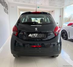 Auto - Peugeot 208 puretech 82 5p. gpl active