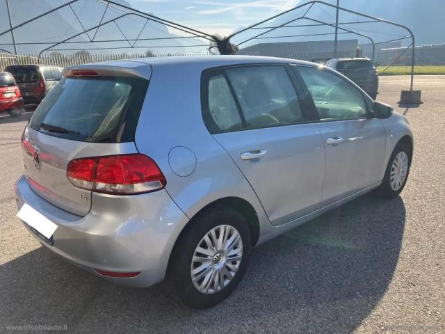 Auto - Volkswagen golf 1.6 5p. trendline