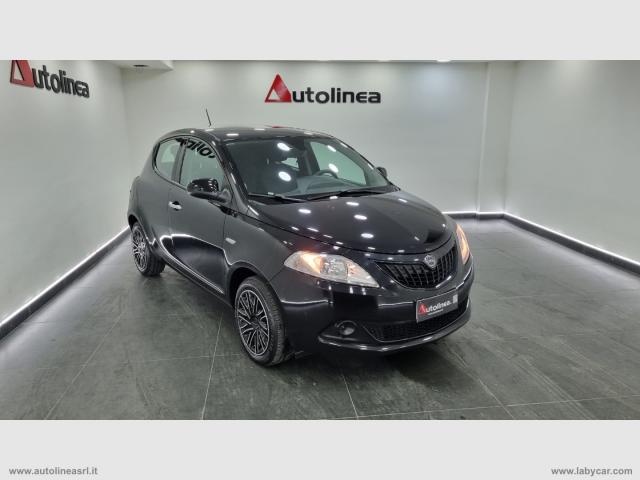 Lancia ypsilon 1.0 firefly 5p.s&s hybrid silver