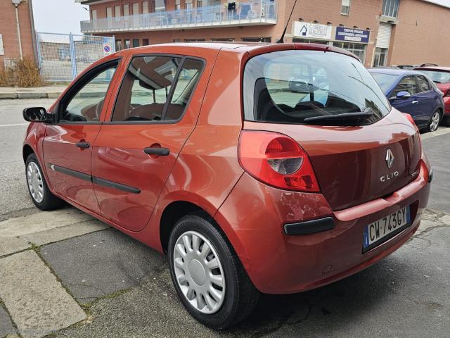 Auto - Renault clio 1.2 5p. confort