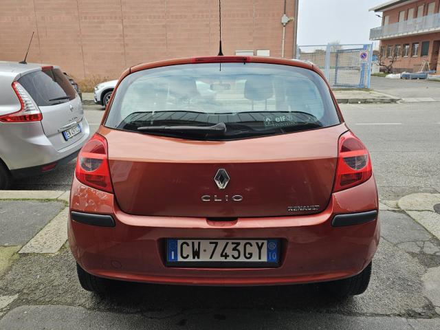 Auto - Renault clio 1.2 5p. confort