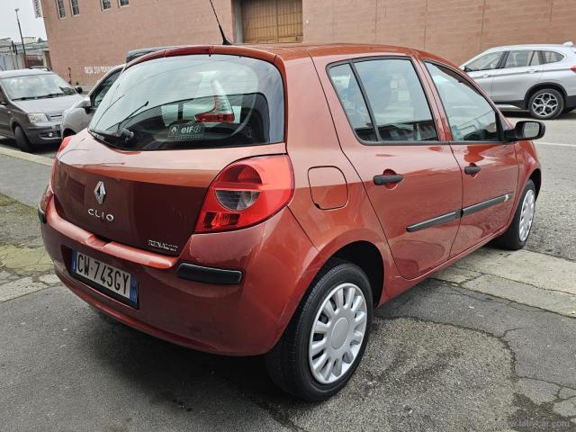 Auto - Renault clio 1.2 5p. confort