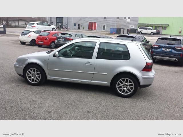 Auto - Volkswagen golf 1.6 16v 3p. highline neo-patentato