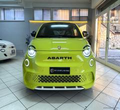 Auto - Abarth 500e scorpionissima