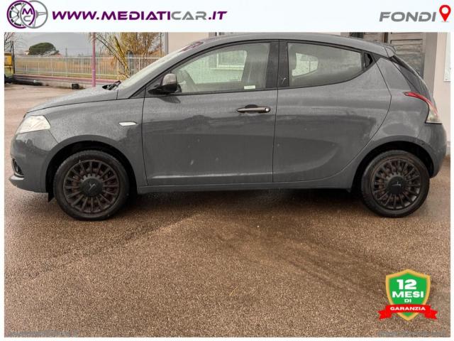 Auto - Lancia ypsilon 1.2 69 cv 5p. gold