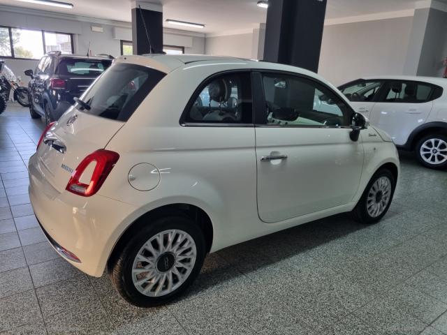 Auto - Fiat 500 1.0 hybrid dolcevita