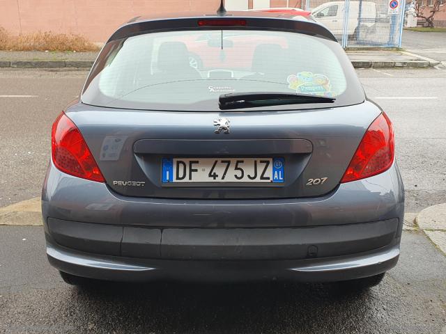 Auto - Peugeot 207 1.4 hdi 70 cv 5p.