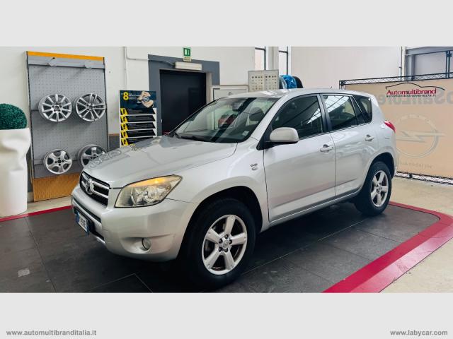 Toyota rav4 2.2 d-4d 136 cv luxury