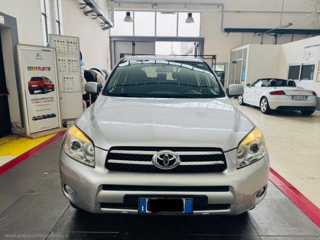 Auto - Toyota rav4 2.2 d-4d 136 cv luxury