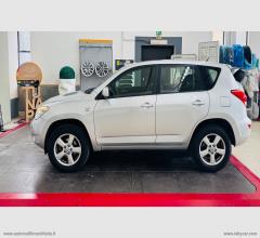 Auto - Toyota rav4 2.2 d-4d 136 cv luxury