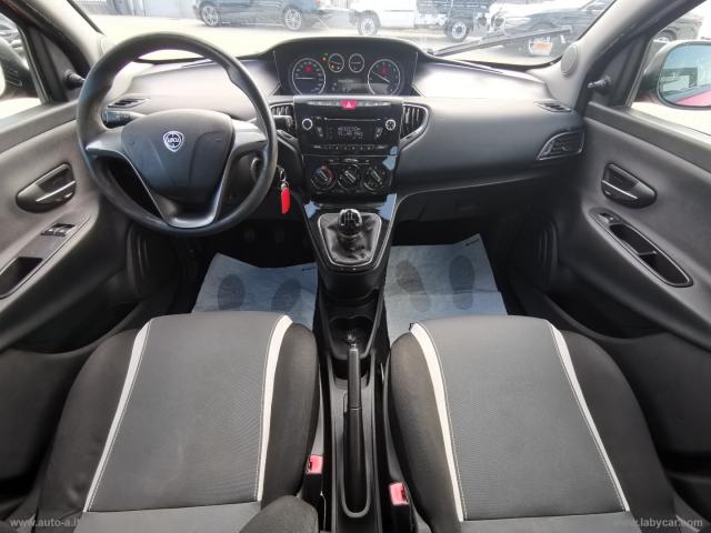 Auto - Lancia ypsilon 1.2 69 cv 5p. gpl ecochic elefantino