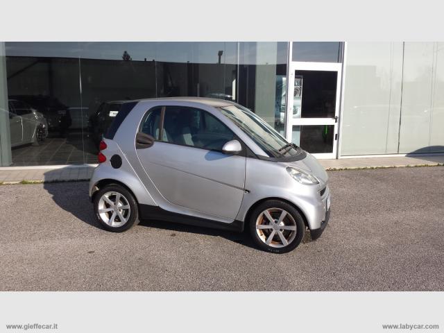 Smart fortwo 800 33 kw coupÃ© passion cdi