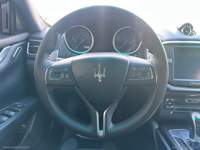 Auto - Maserati ghibli v6 diesel 275 cv