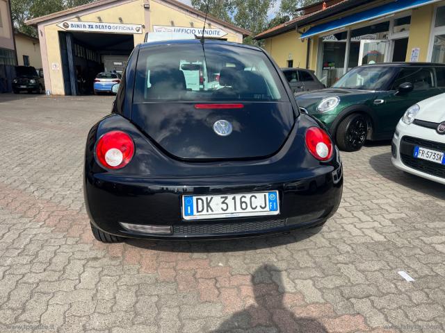 Auto - Volkswagen new beetle 1.6