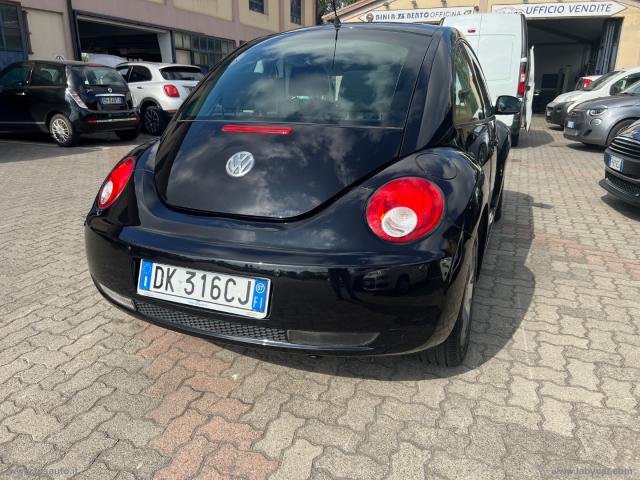 Auto - Volkswagen new beetle 1.6