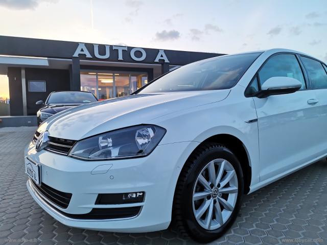 Auto - Volkswagen golf 1.6 tdi 110 dsg 5p. lounge