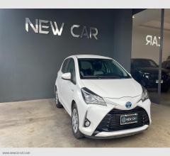 Auto - Toyota yaris 1.5 hybrid 5p. business