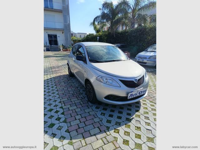 Auto - Lancia ypsilon 1.2 69 cv 5p. s&s gold