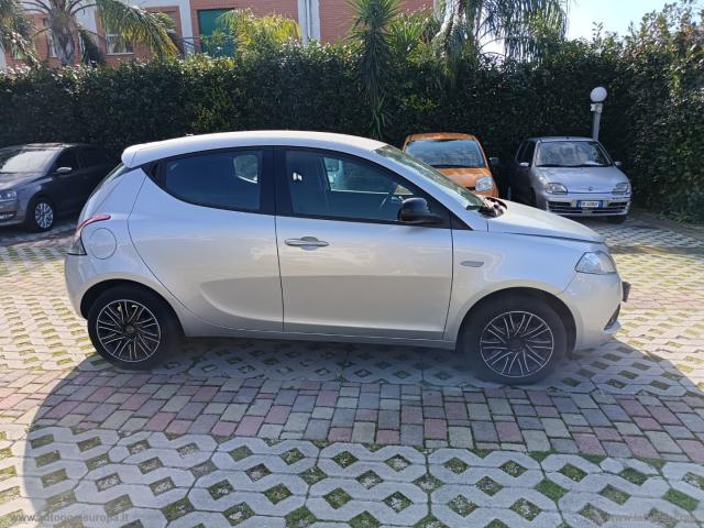 Auto - Lancia ypsilon 1.2 69 cv 5p. s&s gold