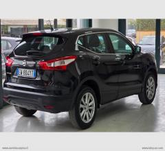 Auto - Nissan qashqai 1.2 dig-t acenta