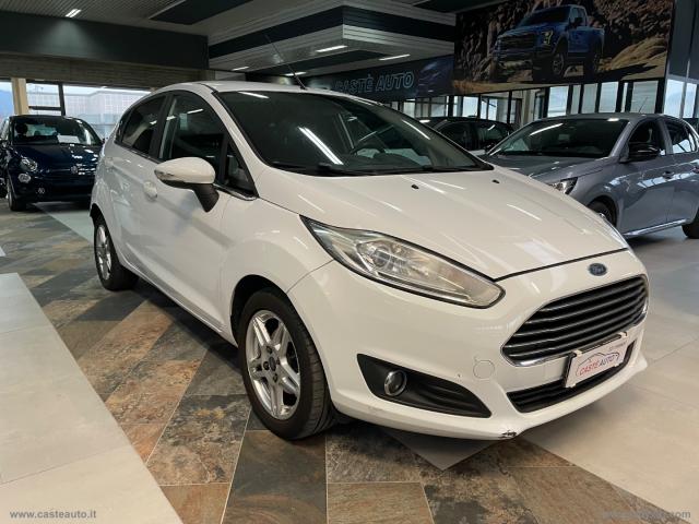 Auto - Ford fiesta 1.4 5p. bz.- gpl titanium