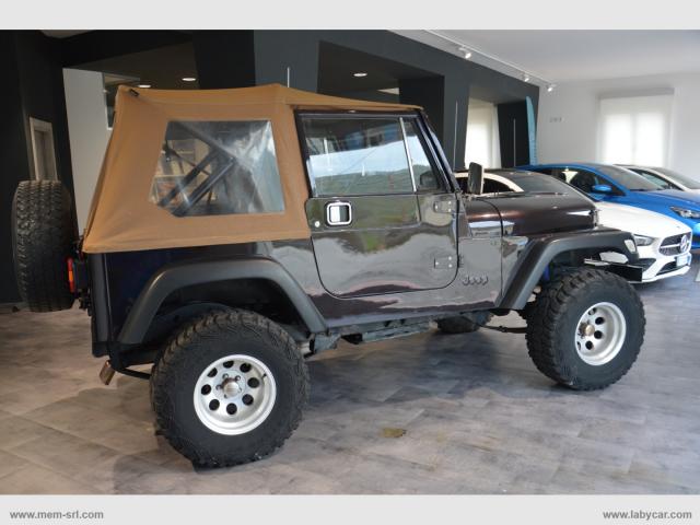 Auto - Jeep wrangler 4.0 hard top laredo