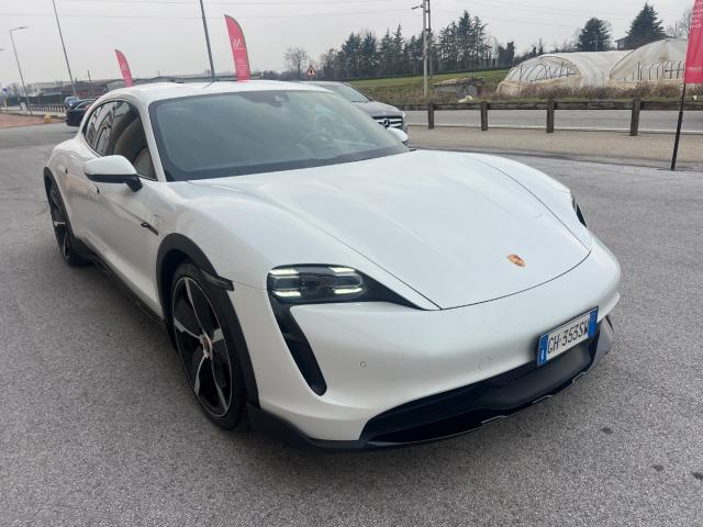 Auto - Porsche taycan 4 cross turismo