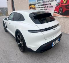 Auto - Porsche taycan 4 cross turismo