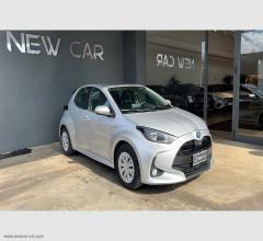 Auto - Toyota yaris 1.5 hybrid 5p. business