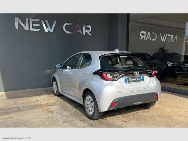 Auto - Toyota yaris 1.5 hybrid 5p. business