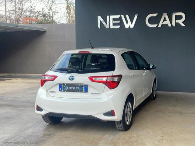 Auto - Toyota yaris 1.5 hybrid 5p. business