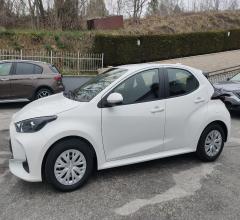 Auto - Toyota yaris 1.5 hybrid 5p. active