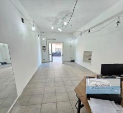 Locale commerciale in affitto a reggio di calabria croce valanidi