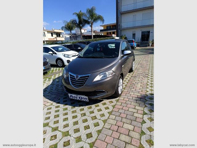 Auto - Lancia ypsilon 1.2 69 cv 5p. gold