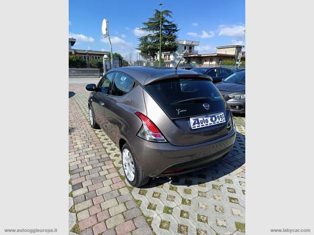 Auto - Lancia ypsilon 1.2 69 cv 5p. gold