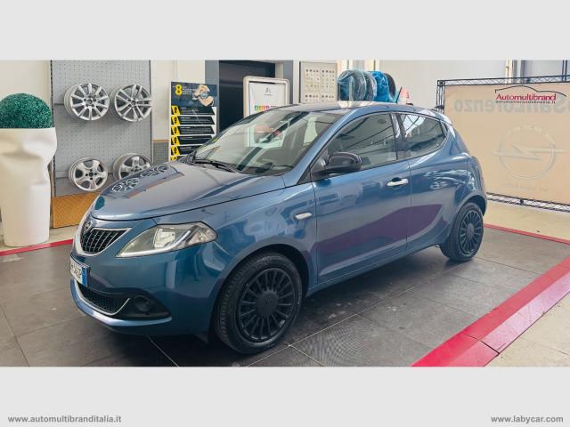 Lancia ypsilon 1.0 firefly 5ps&s hyb. eco silv.