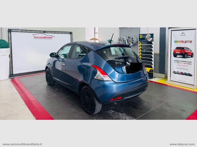 Auto - Lancia ypsilon 1.0 firefly 5ps&s hyb. eco silv.