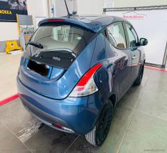 Auto - Lancia ypsilon 1.0 firefly 5ps&s hyb. eco silv.