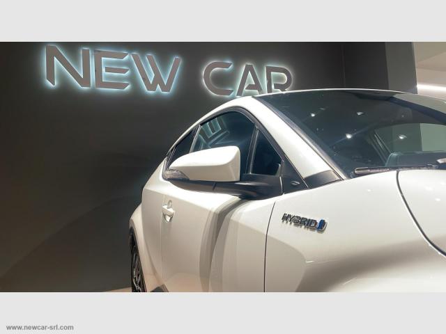 Auto - Toyota c-hr 2.0 hybrid e-cvt morebusiness