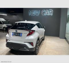 Auto - Toyota c-hr 2.0 hybrid e-cvt morebusiness