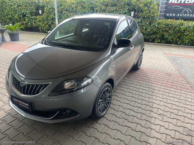 Lancia ypsilon 1.0 firefly 5p. s&s hybrid gold