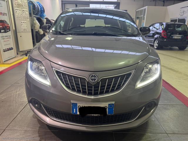 Auto - Lancia ypsilon 1.0 firefly 5p.s&s hybrid silver