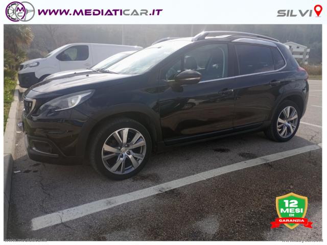 Peugeot 2008 bluehdi 100 black matt