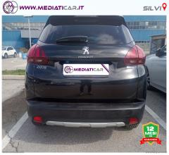 Auto - Peugeot 2008 bluehdi 100 black matt