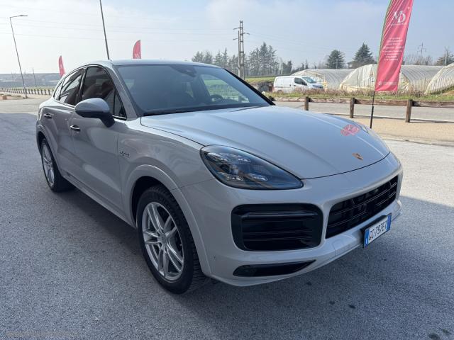 Auto - Porsche cayenne coupÃ¨ 3.0 v6 e-hybrid