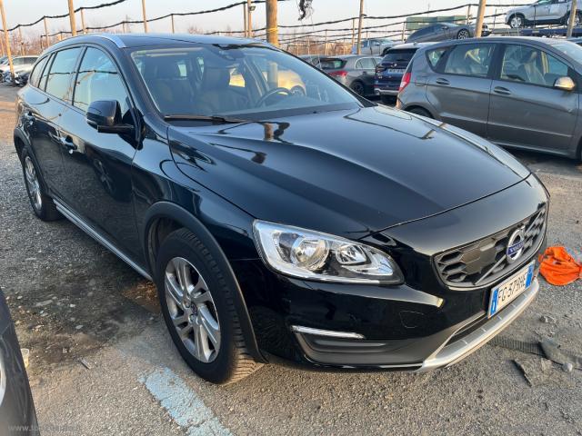 Auto - Volvo v60 cross country d3 geartronic business