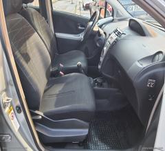 Auto - Toyota yaris 1.3 5p. sol