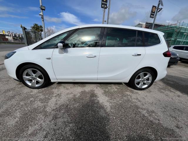 Auto - Opel zafira tourer 2.0 cdti 110 cv cosmo